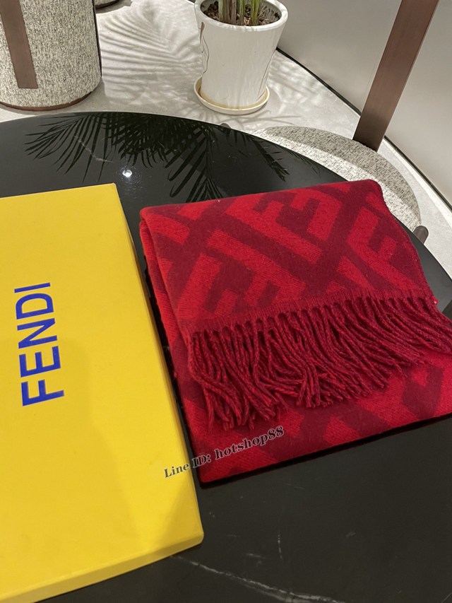 Fendi專櫃新款原單芬迪全幅F羊絨圍巾女士披肩 mmyj1581